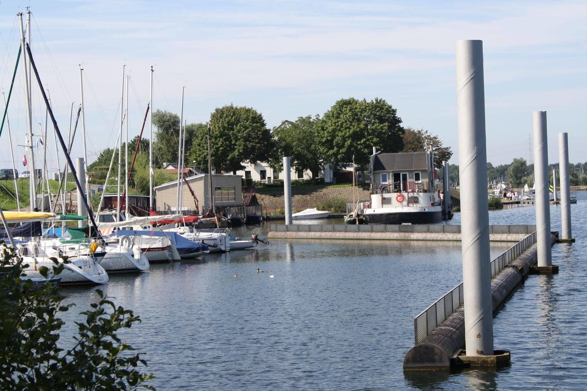 Botel Ophoven Kinrooi Exterior photo